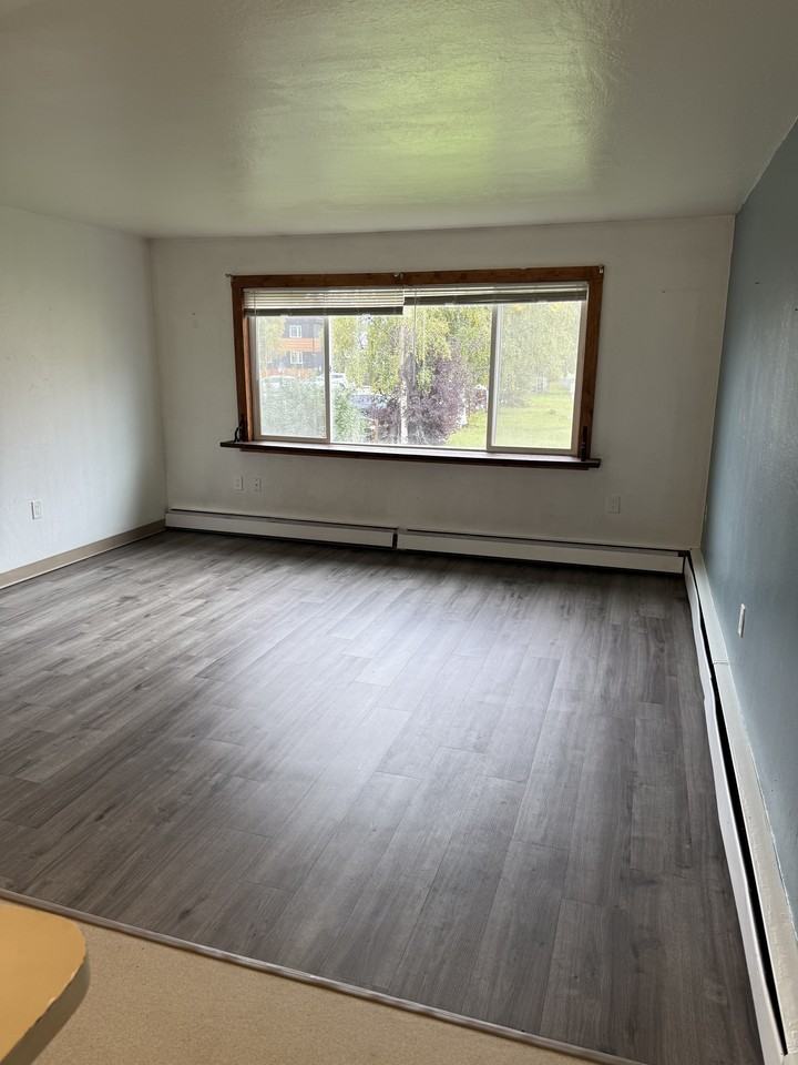 829 17th Avenue* - Photo 7 of 11