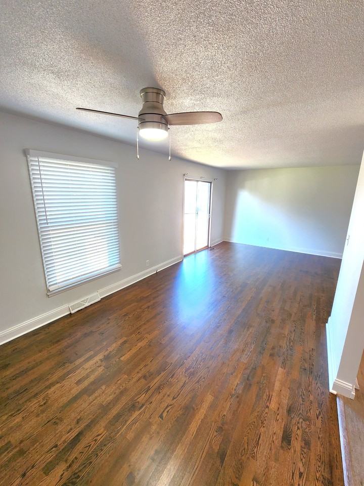 6610-6620 W 93rd Terr - Photo 2 of 12