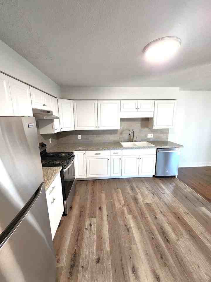 6610-6620 W 93rd Terr - Photo 5 of 12