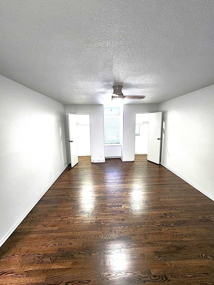 6610-6620 W 93rd Terr - Photo 6 of 12