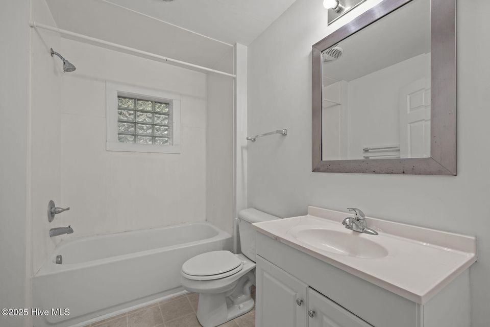 217 W Atlantic Blvd Apt 4 - Photo 6 of 12