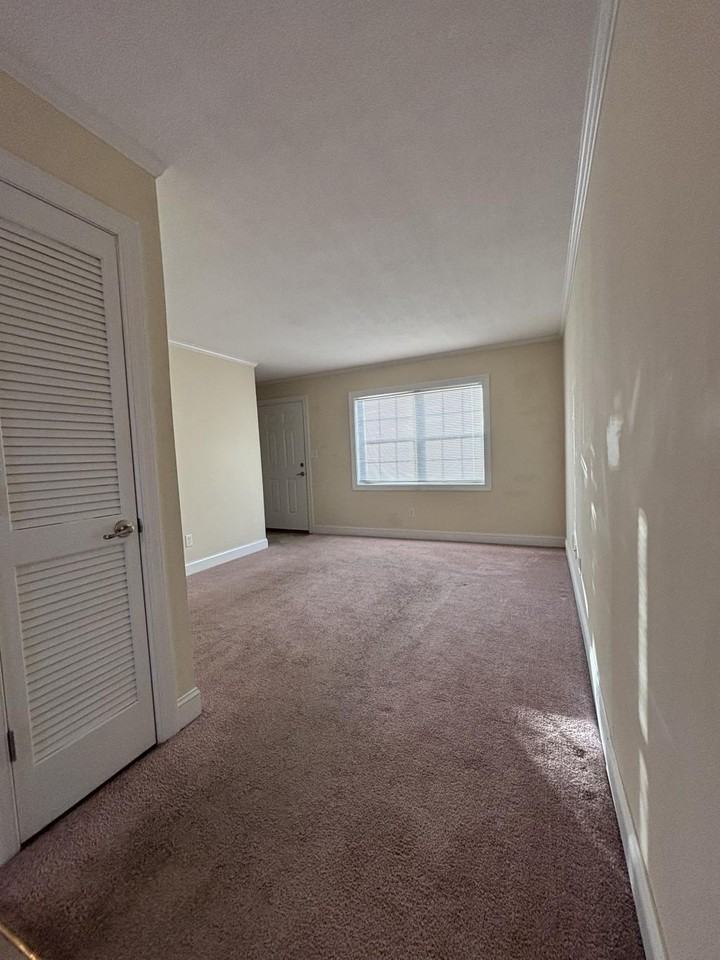 309 Jones Avenue Unit 6 - Photo 2 of 9