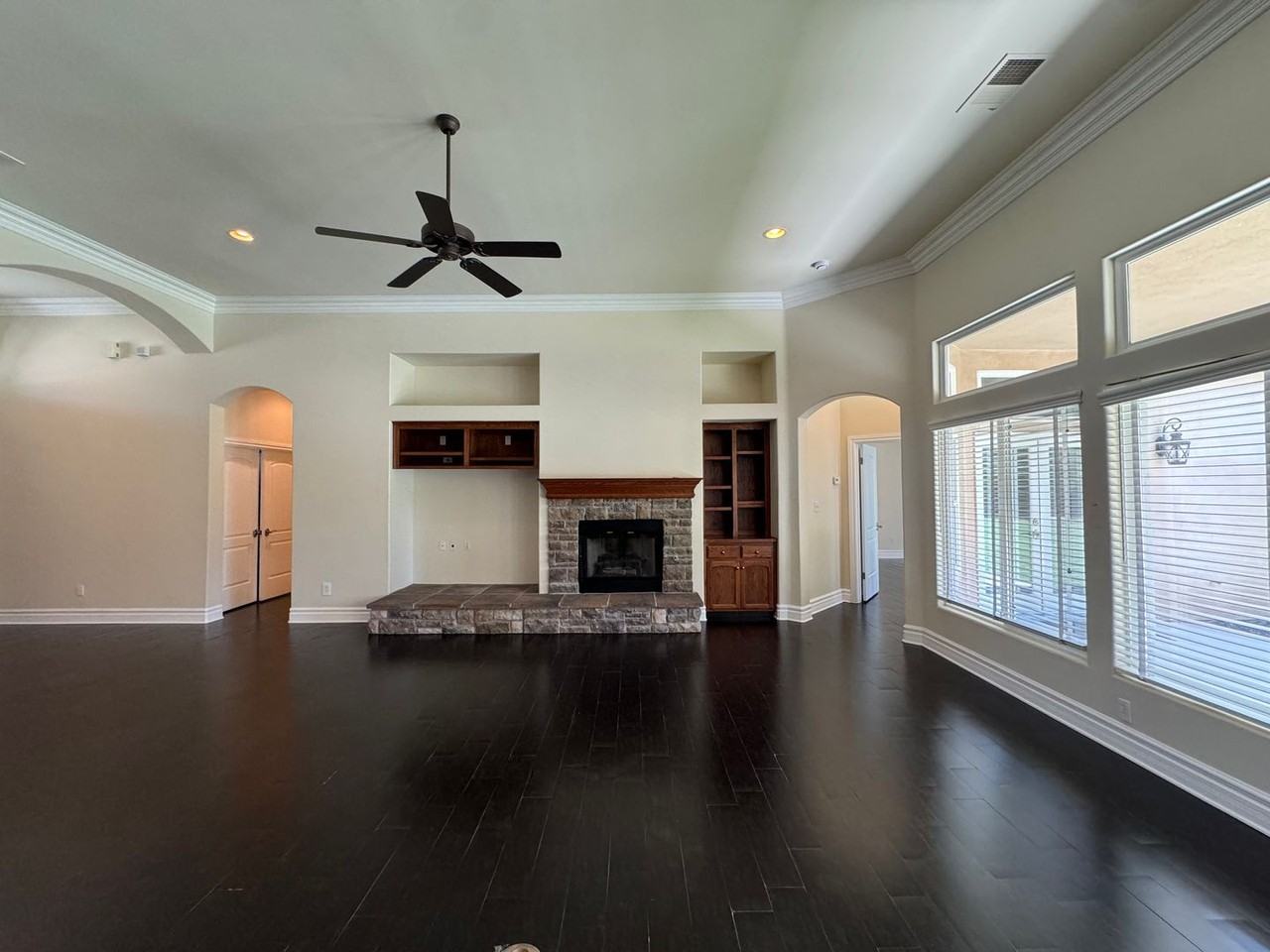 13701 Meritage Ct - Photo 3 of 20