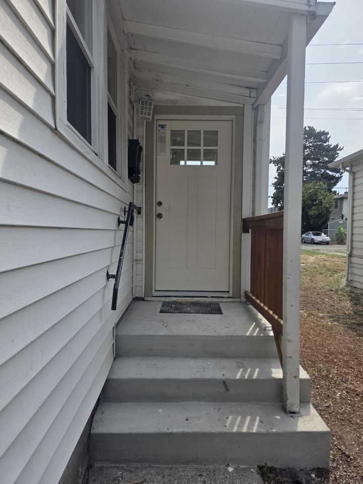 **1456 Liberty Street Northeast Unit 3 Salem, OR 97301 - Photo 4 of 27