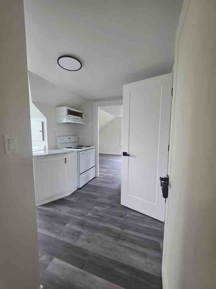 **1456 Liberty Street Northeast Unit 3 Salem, OR 97301 - Photo 5 of 27