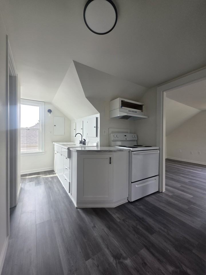 **1456 Liberty Street Northeast Unit 3 Salem, OR 97301 - Photo 6 of 27