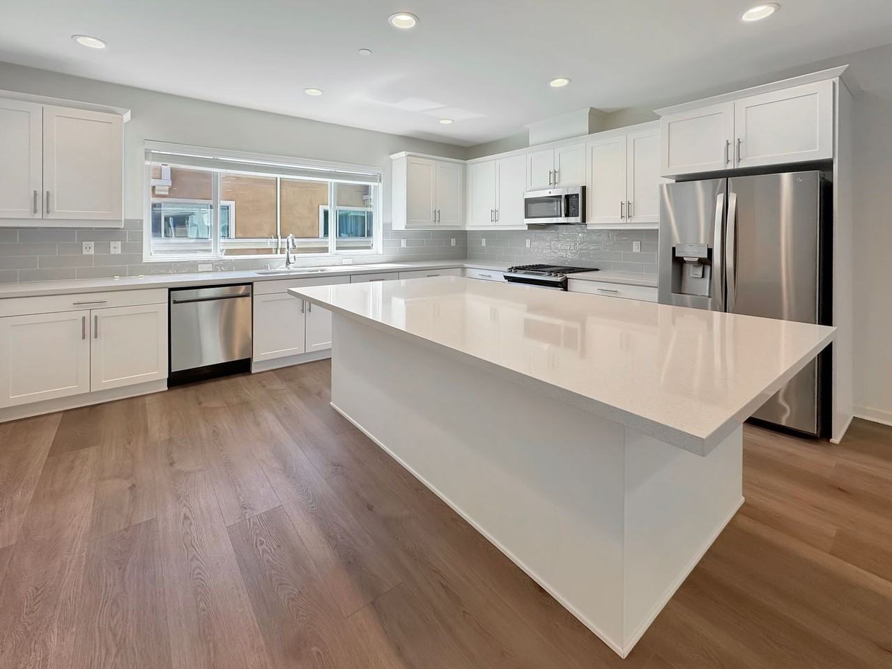 607 Shadowbrook - Photo 2 of 28