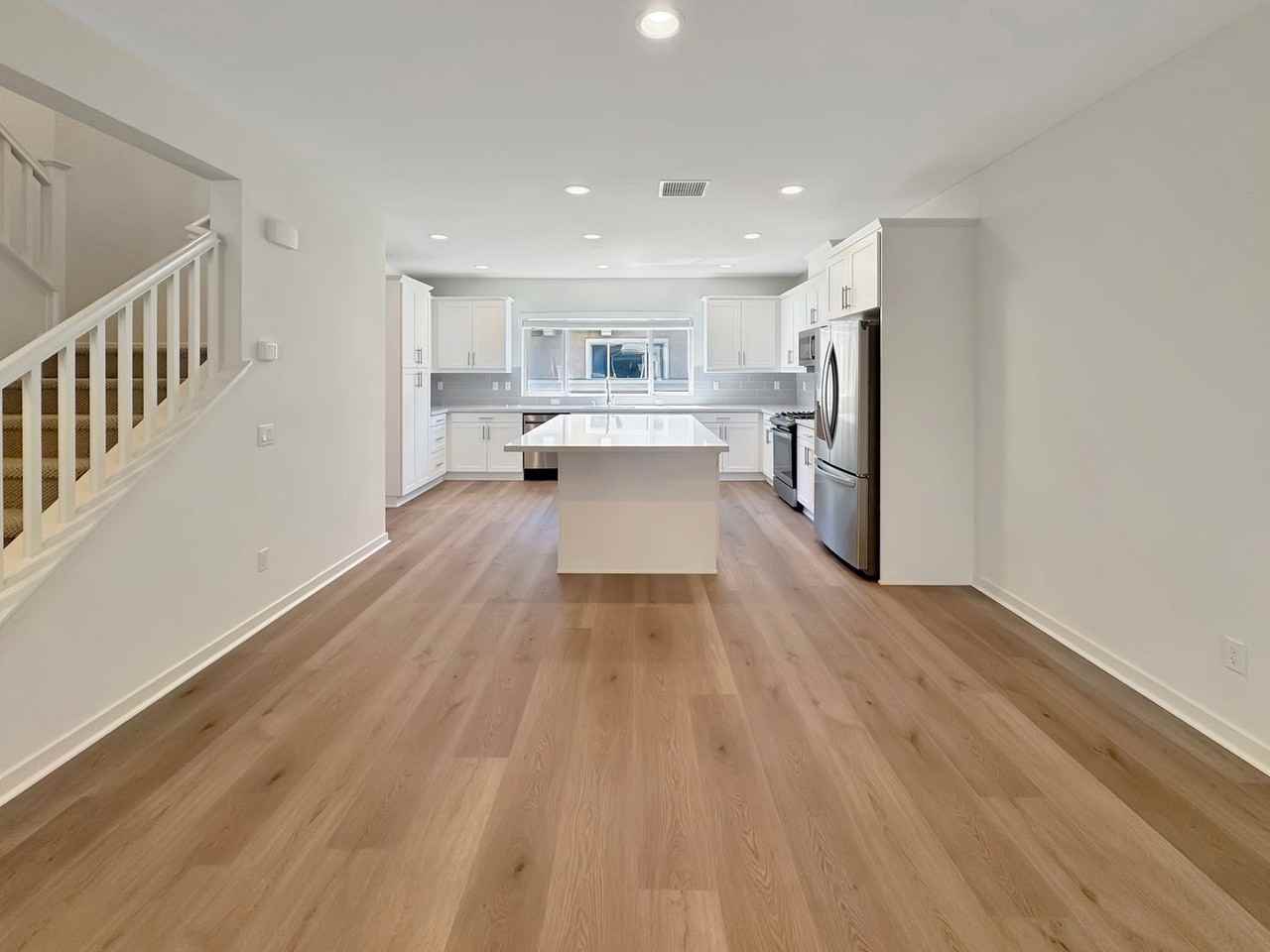 607 Shadowbrook - Photo 3 of 28