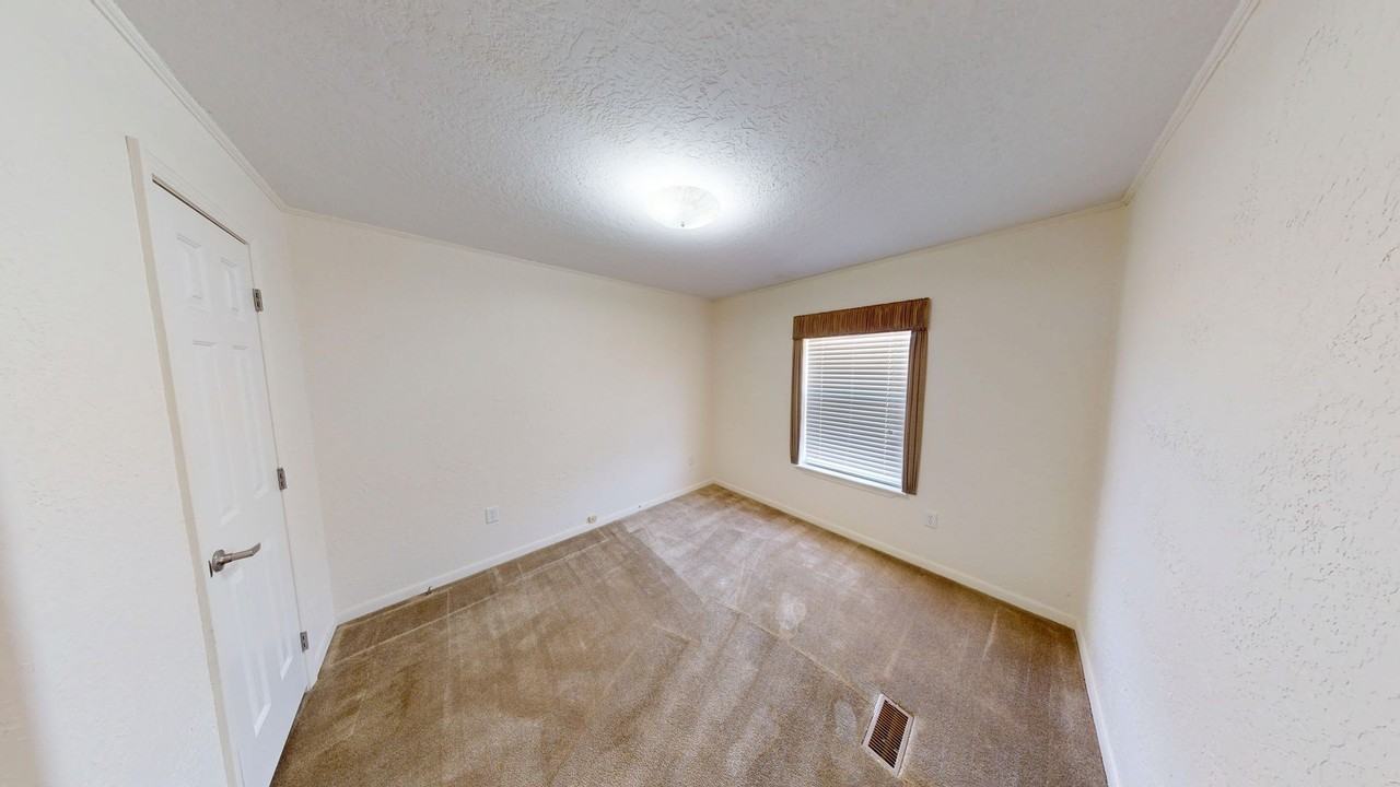 2410 Pamelita Dr Ne - Photo 2 of 22