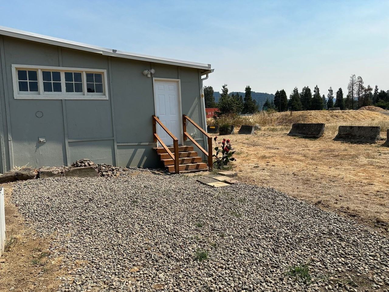 1646 W Duke Rd - Photo 3 of 15