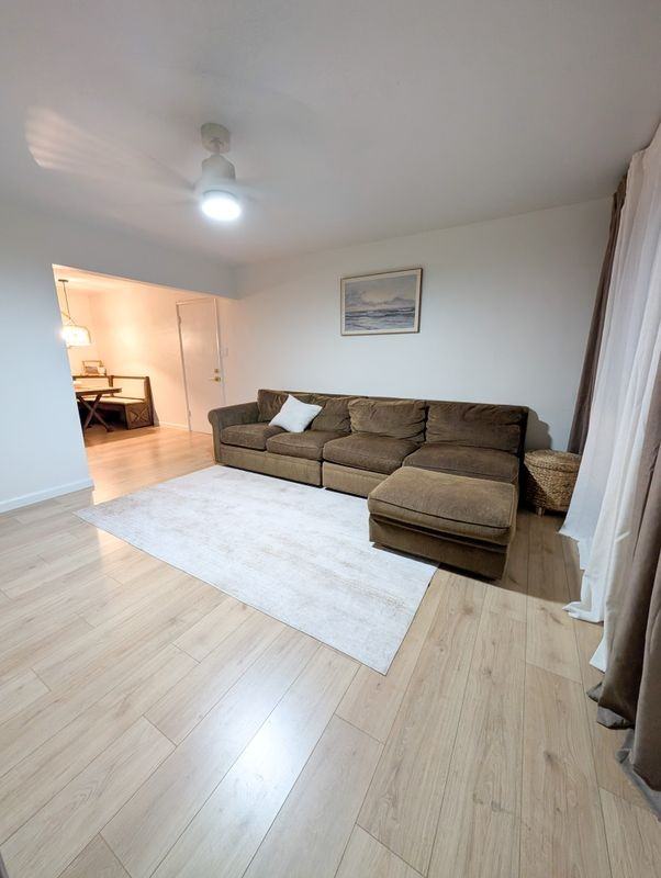 1309 W 10th St - Photo 4 of 8