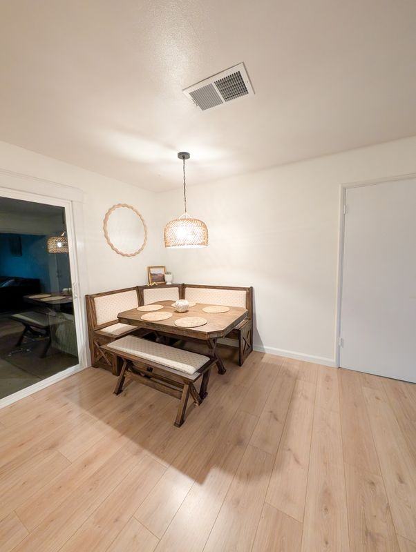 1309 W 10th St - Photo 5 of 8