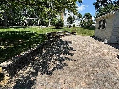 2114 Deadora Rd - Photo 2 of 4