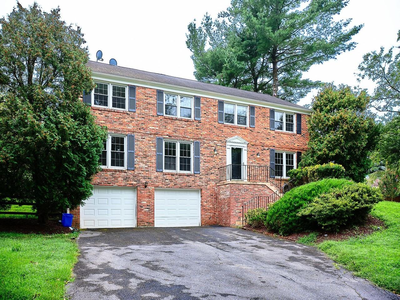 9124 Copenhaver Dr - Photo 3 of 50