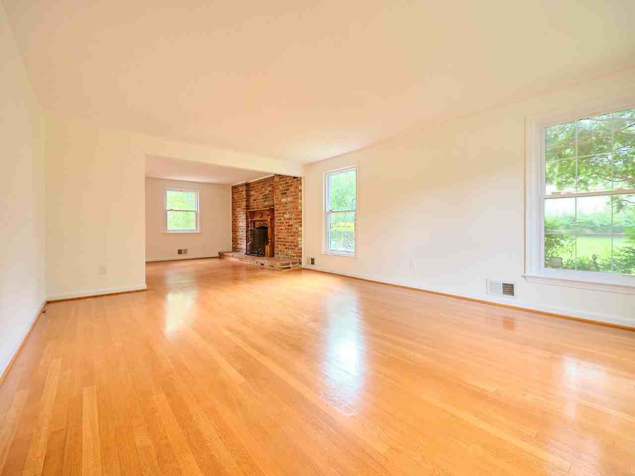 9124 Copenhaver Dr - Photo 4 of 50