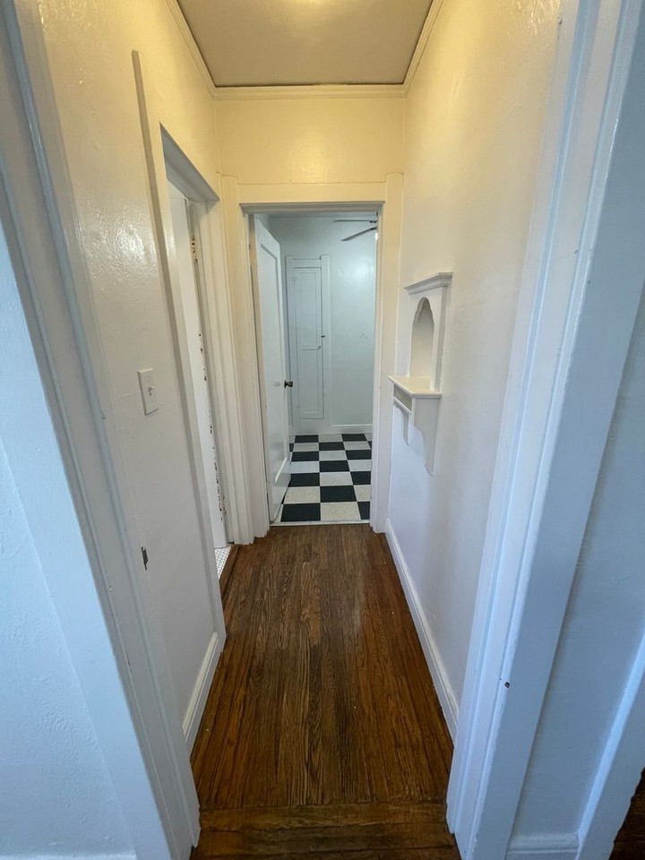 1000 24th St - Photo 4 of 12