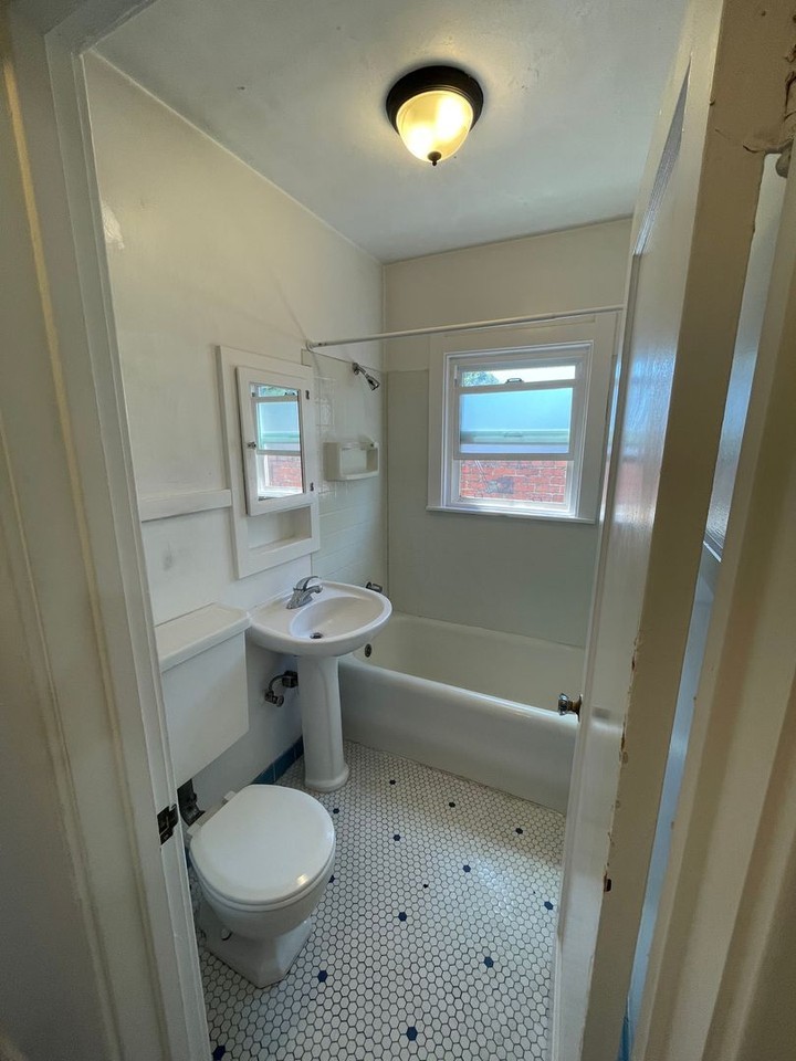 1000 24th St - Photo 5 of 12
