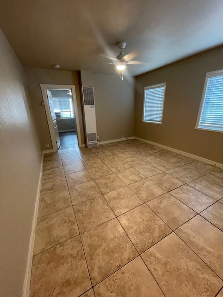 616 19th St - Photo 3 of 12