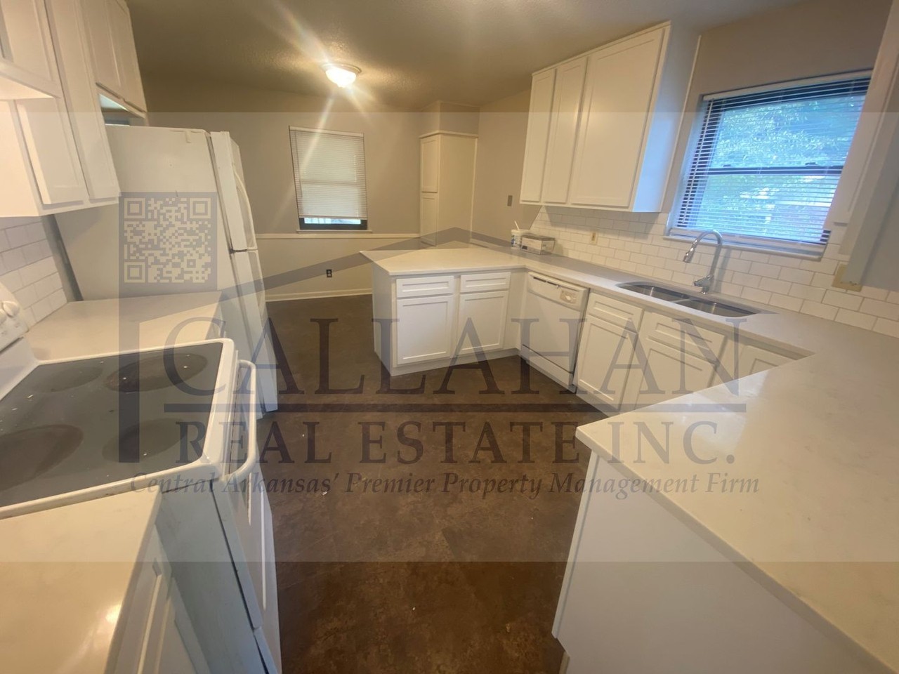 33 Houston Dr - Photo 2 of 20
