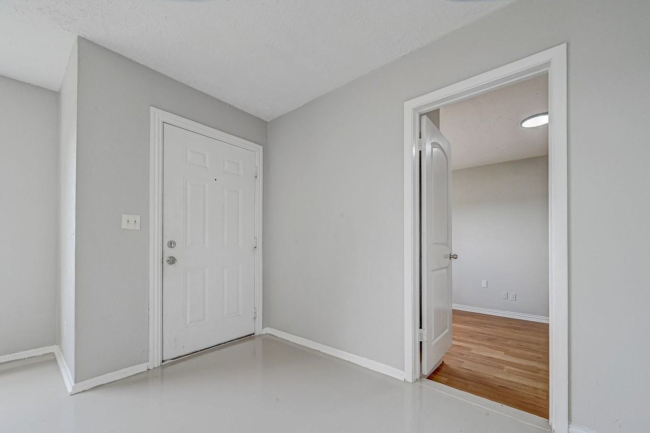 9709 Fairland Dr - Photo 2 of 12