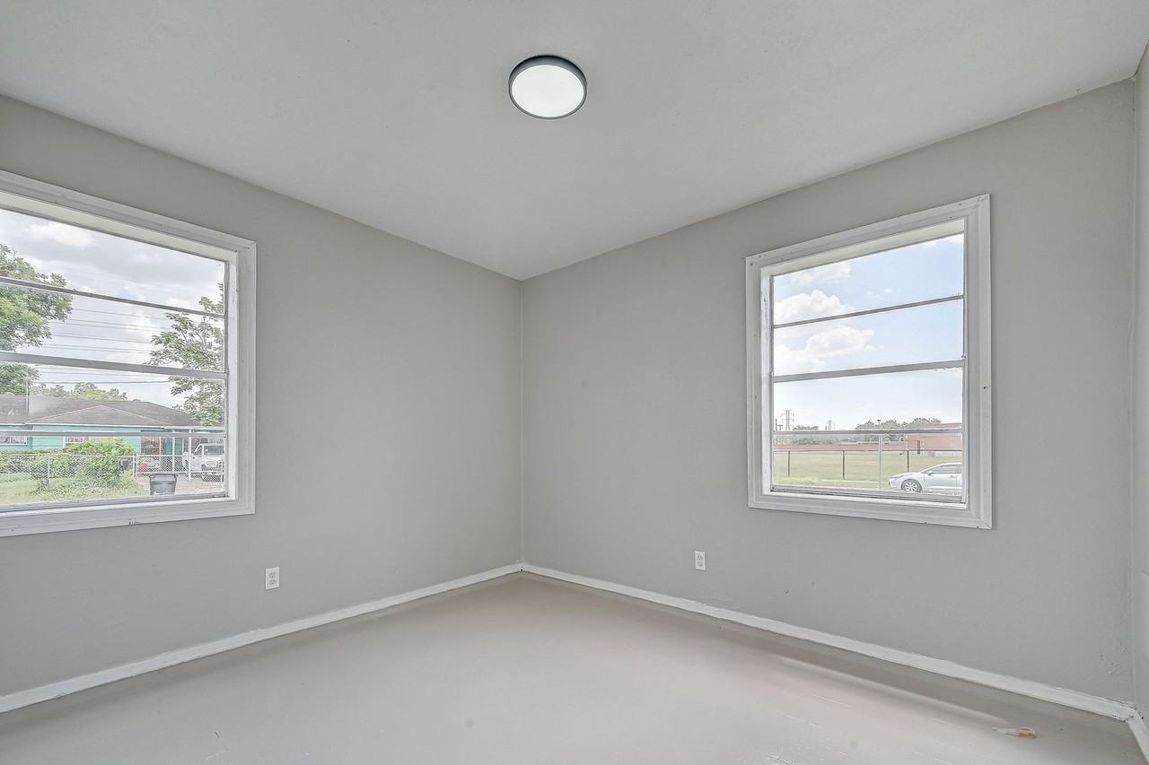 9709 Fairland Dr - Photo 7 of 12