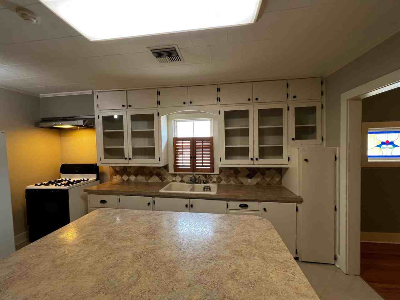 116 Saint George St - Photo 2 of 22