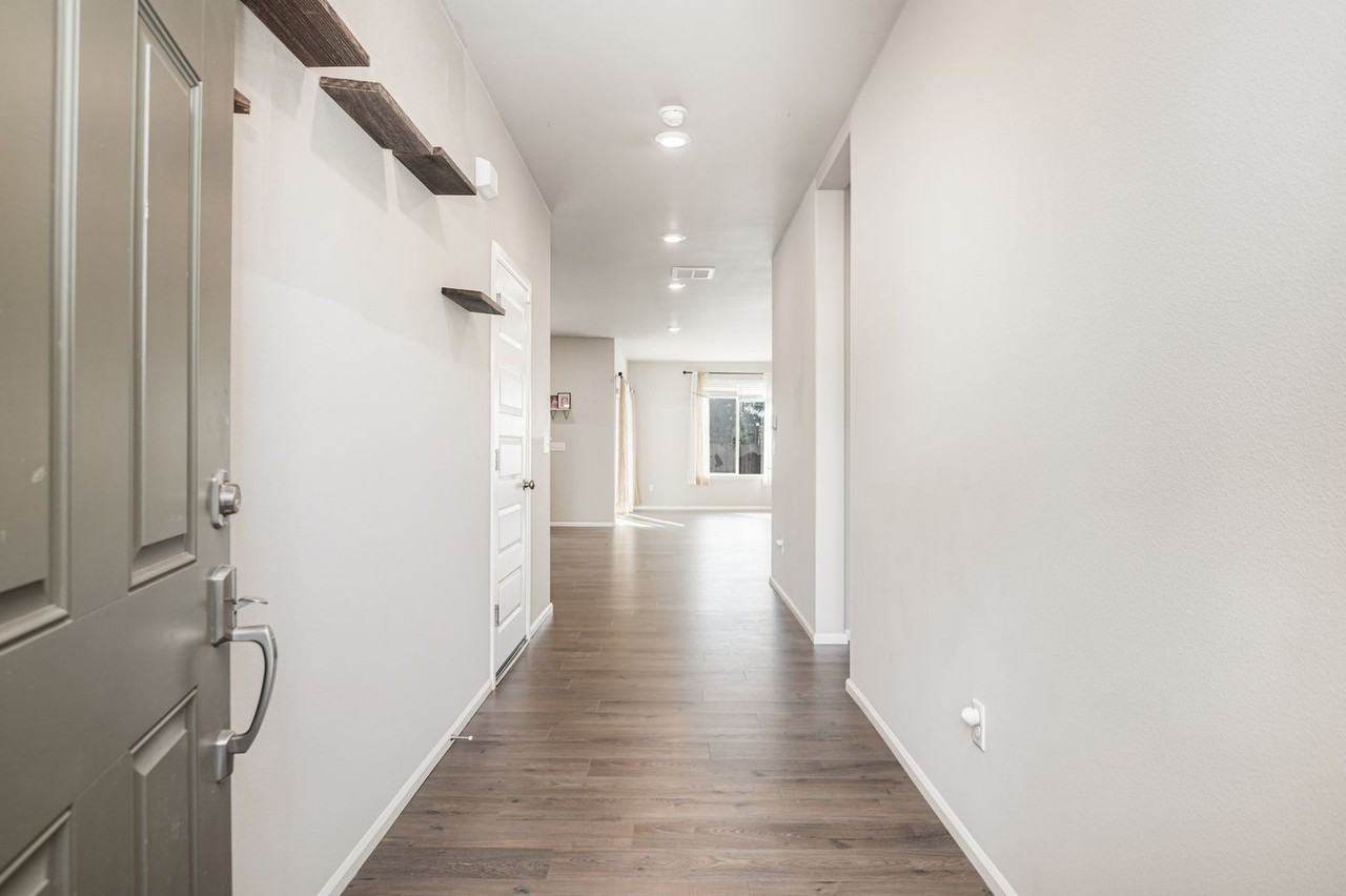 1536 29th St Nw - Photo 3 of 24