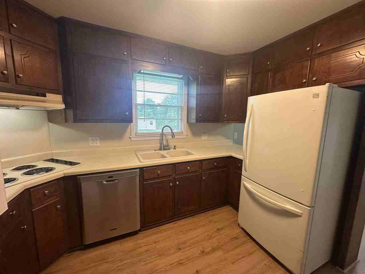 105 E 49th St - Photo 7 of 20