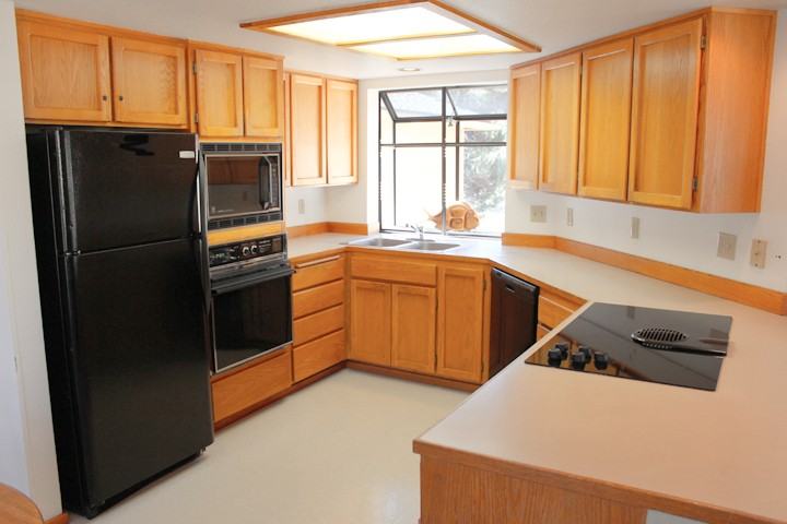 36 Fairway Village Ln - Photo 4 of 10