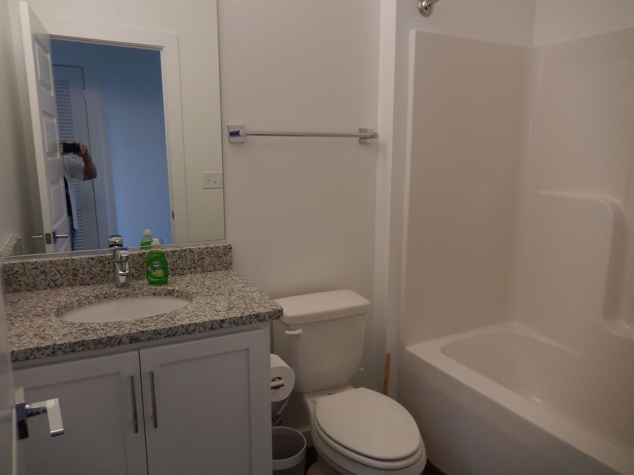 1205A Bainbridge St - Photo 2 of 15