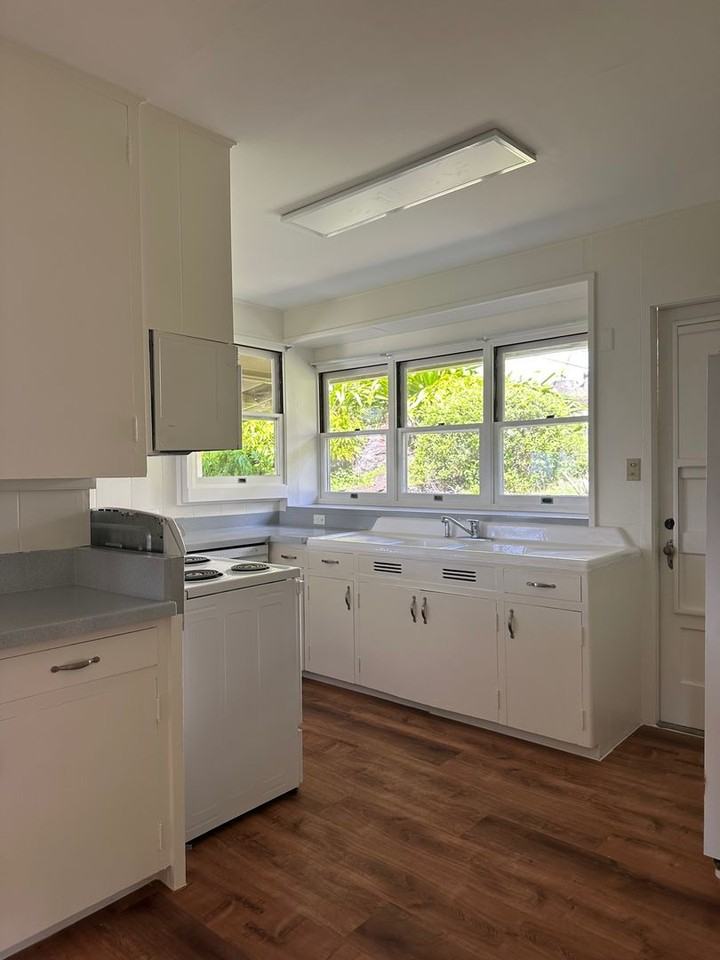 1565 Saint Louis Dr - Photo 3 of 24