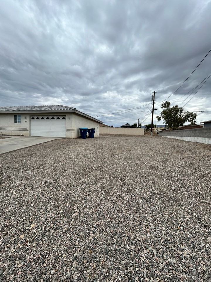 3175 Starline Dr - Photo 2 of 22