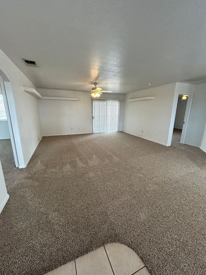 3175 Starline Dr - Photo 3 of 22