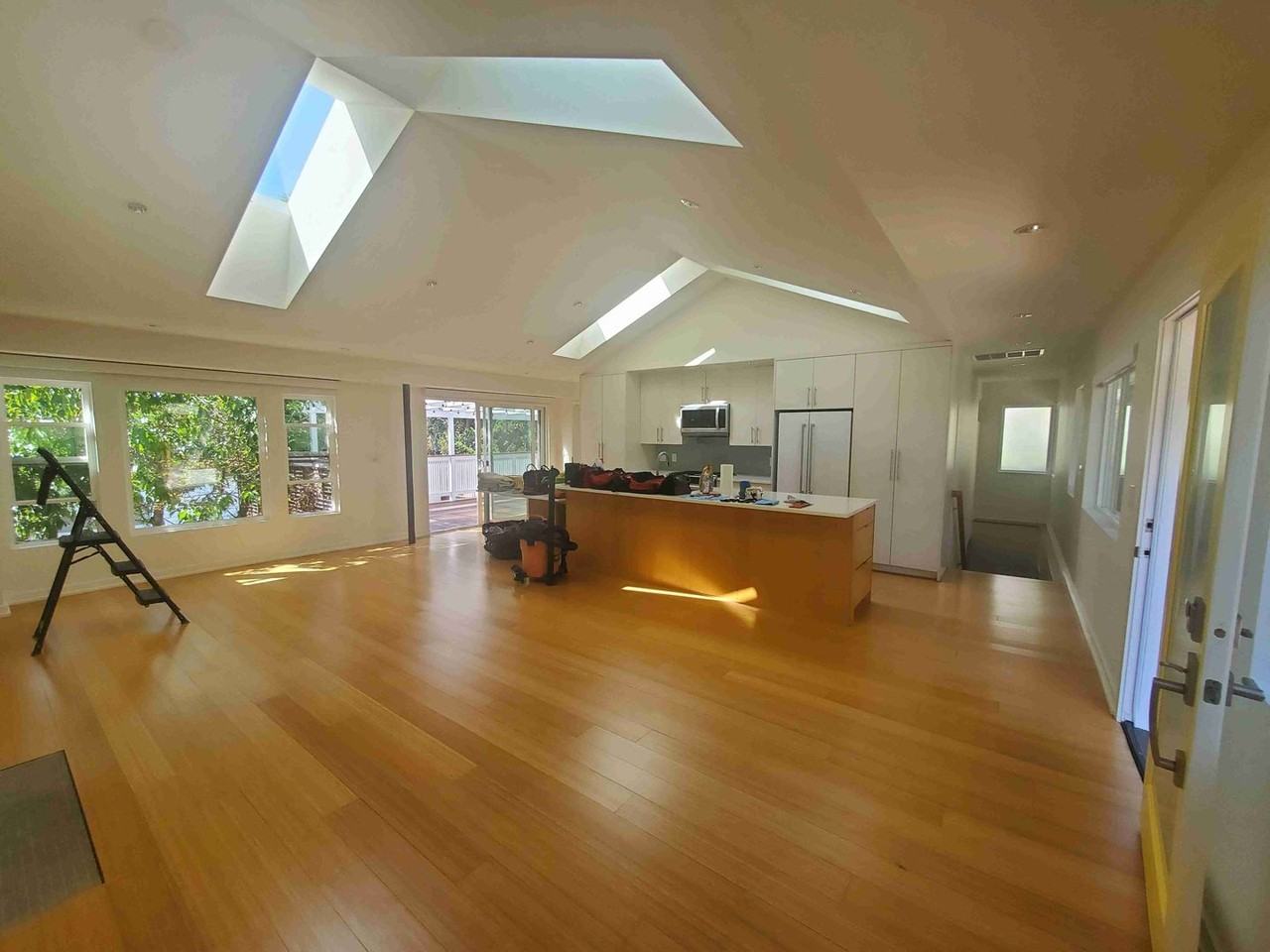3623 Woodlawn Ave N - Photo 3 of 28