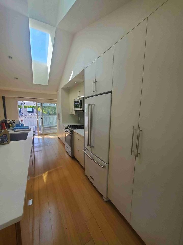 3623 Woodlawn Ave N - Photo 6 of 28
