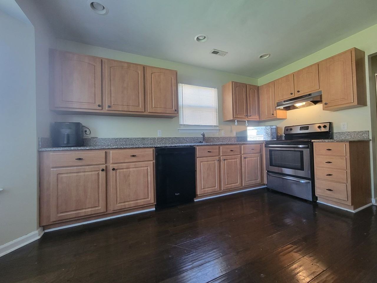 2856 Middle Towne Cres - Photo 4 of 6