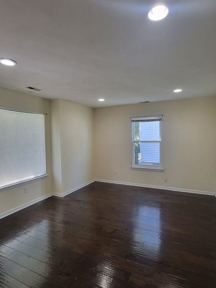 2856 Middle Towne Cres - Photo 5 of 6