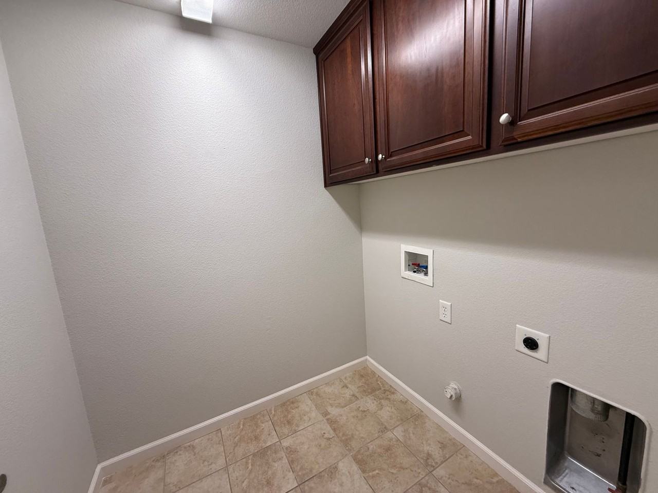 1983 Muscovy Rd - Photo 3 of 12