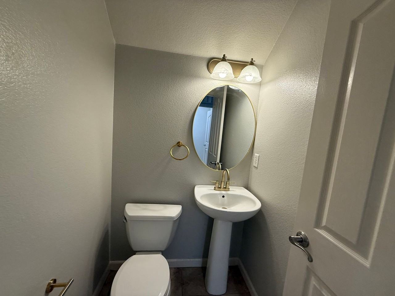 1983 Muscovy Rd - Photo 4 of 12