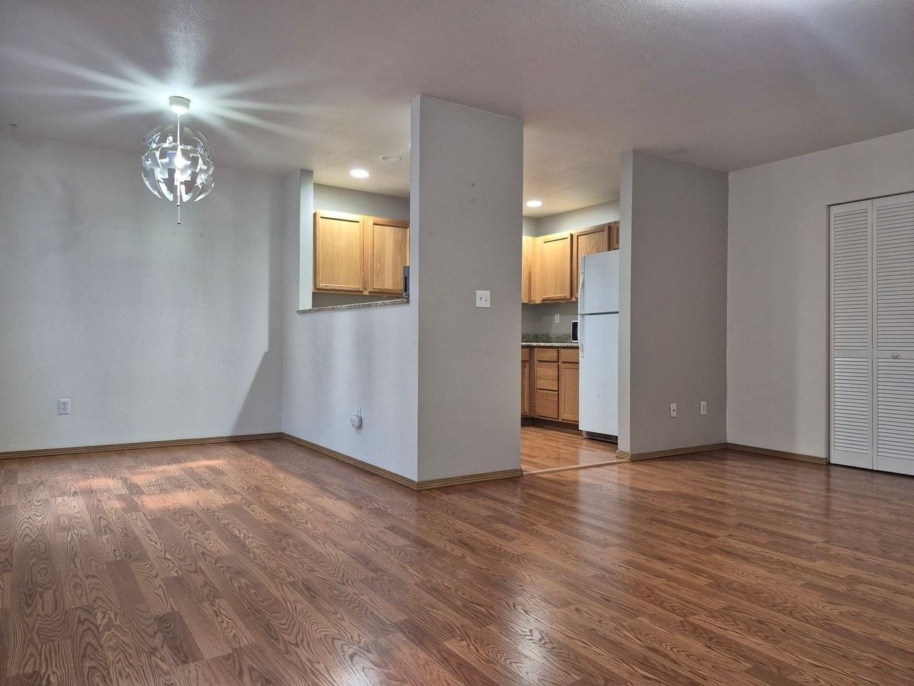 2066 Northeast Green Glen Lane - Photo 4 of 23