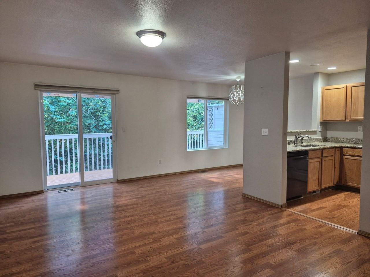 2066 Northeast Green Glen Lane - Photo 7 of 23