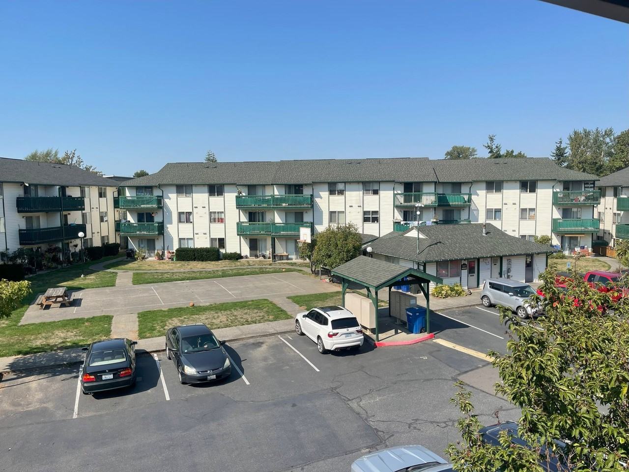 Bakerview Terrace Apartments - Photo 7 of 10