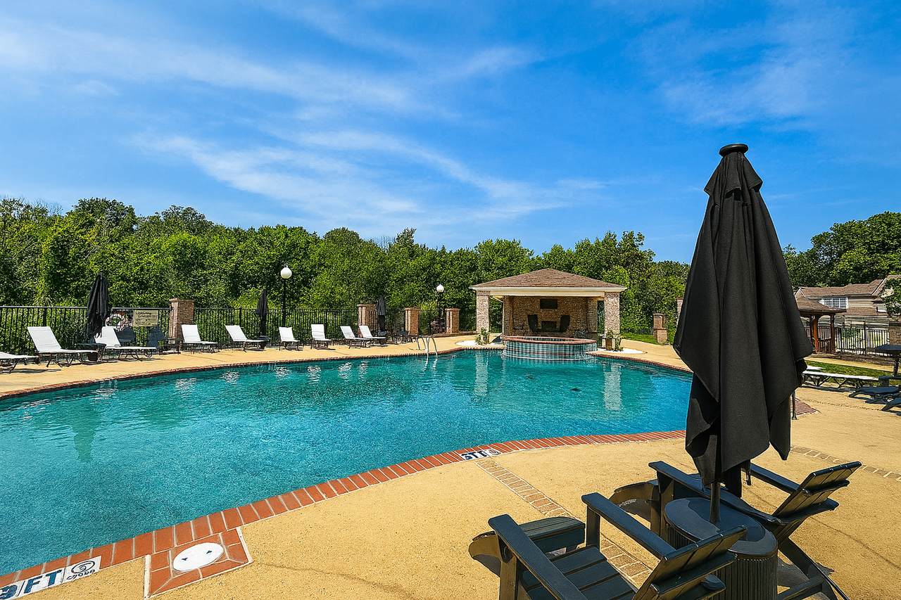 Audubon Cove Apartments - Photo 4 of 11