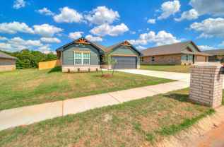 4645 E Lincoln St - Photo 1 of 1