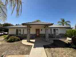 featured image of 1555 Kuhio St