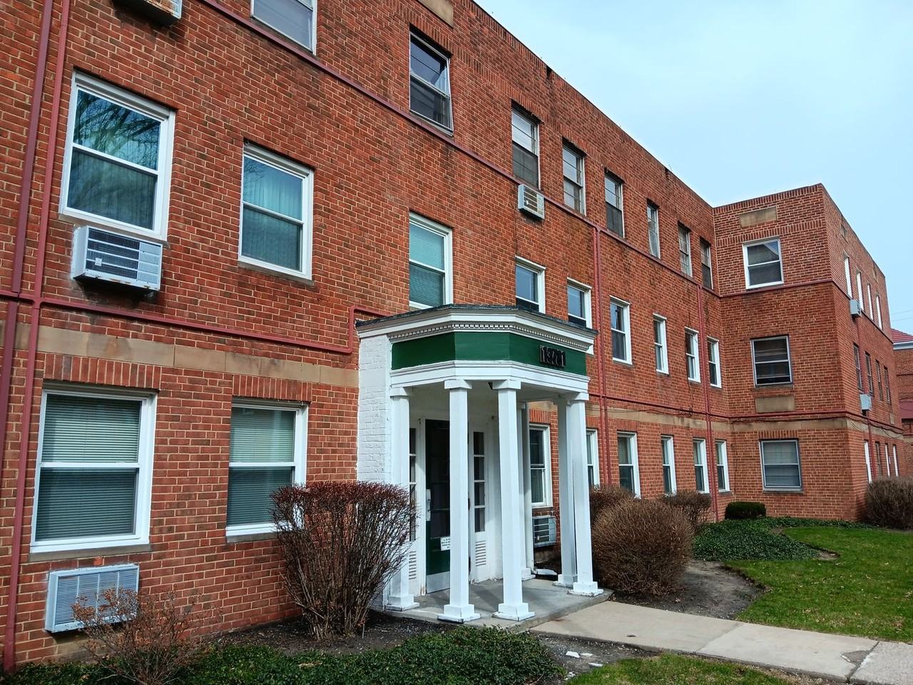 13781 Cedar Road #207