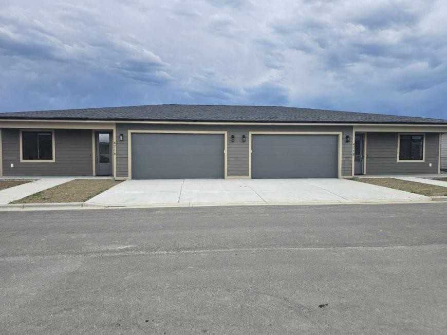 4718 Ravenwood Dr - Photo 3 of 10