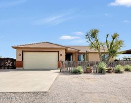 12329 N Curtis Ln - Photo 1 of 1