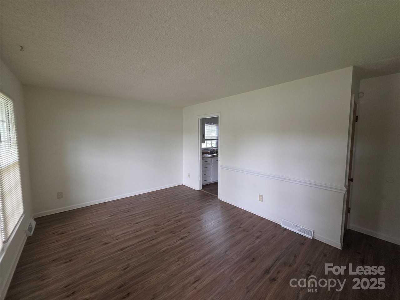 6501 Barrington Dr - Photo 2 of 17