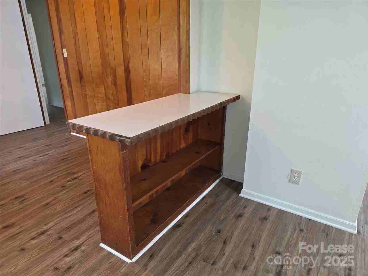 6501 Barrington Dr - Photo 4 of 17